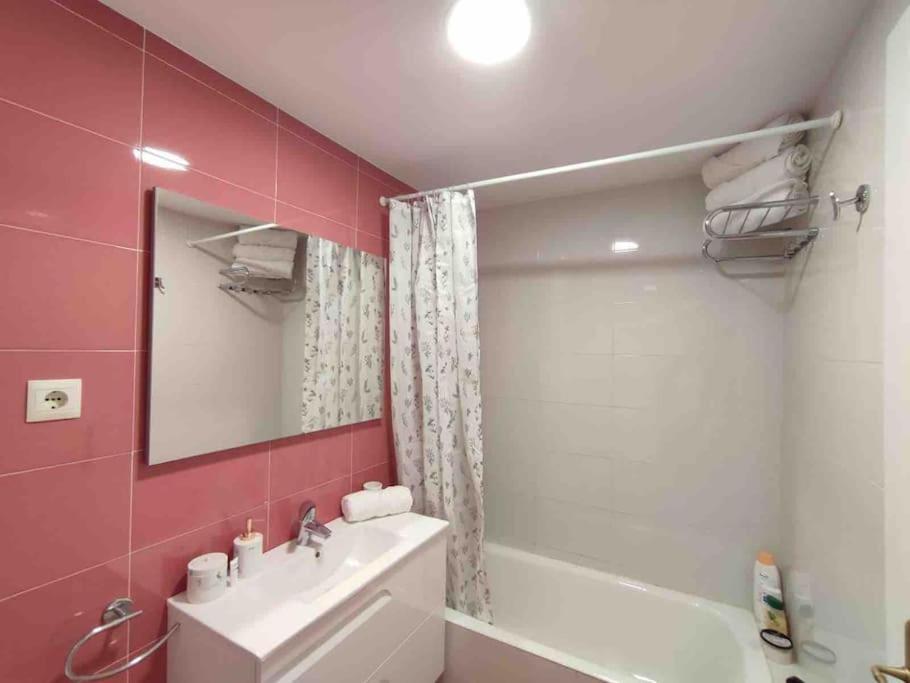Exclusivo Apartamento Con Aparcamiento Gratuito Laredo Exteriör bild