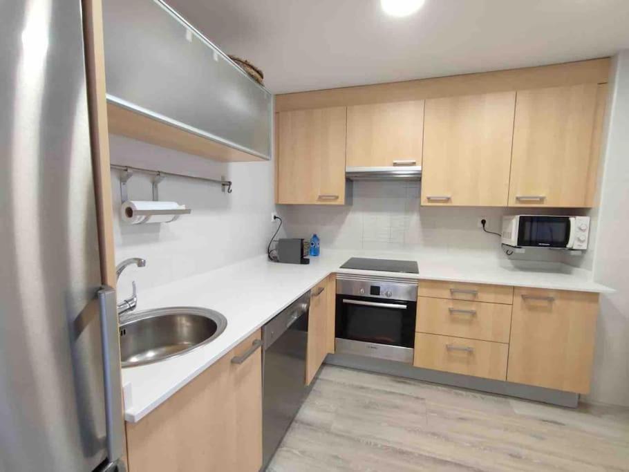 Exclusivo Apartamento Con Aparcamiento Gratuito Laredo Exteriör bild