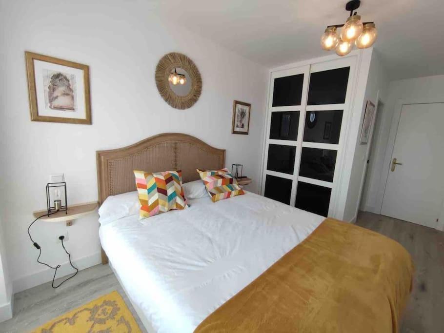 Exclusivo Apartamento Con Aparcamiento Gratuito Laredo Exteriör bild